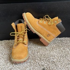 Tan timberland boot